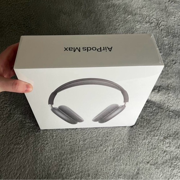 Apple AirPods Max - midnight black Over-Ear Headphones - Picture 2 of 2